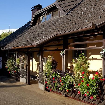 Crni Baron Pension Black Baron Maribor Ngoại thất bức ảnh