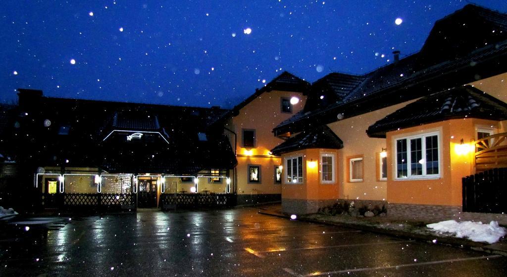 Crni Baron Pension Black Baron Maribor Ngoại thất bức ảnh