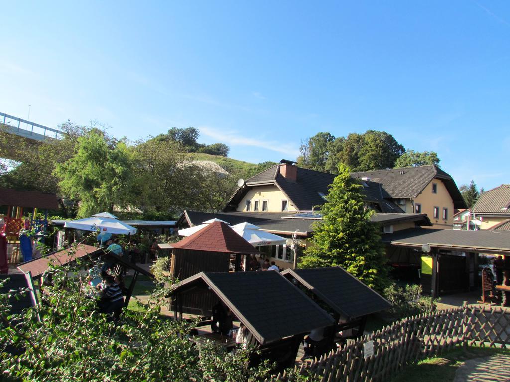Crni Baron Pension Black Baron Maribor Ngoại thất bức ảnh