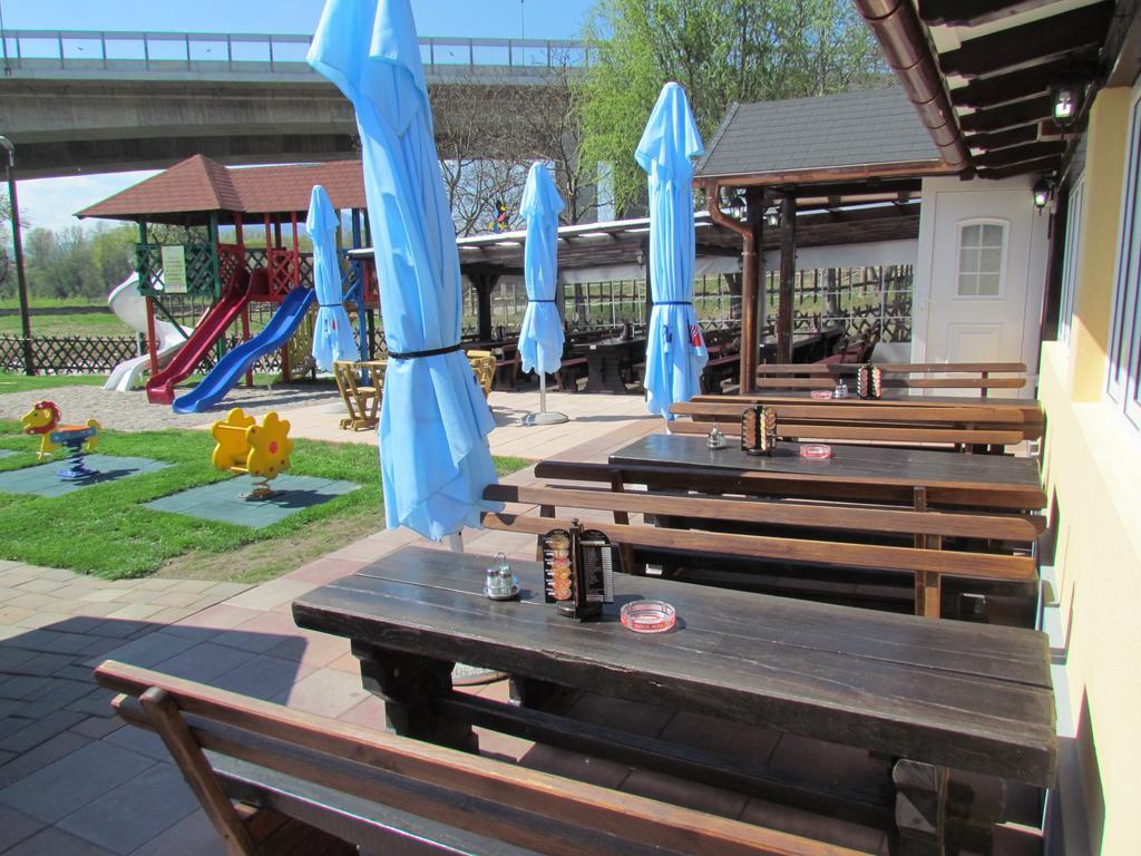 Crni Baron Pension Black Baron Maribor Ngoại thất bức ảnh