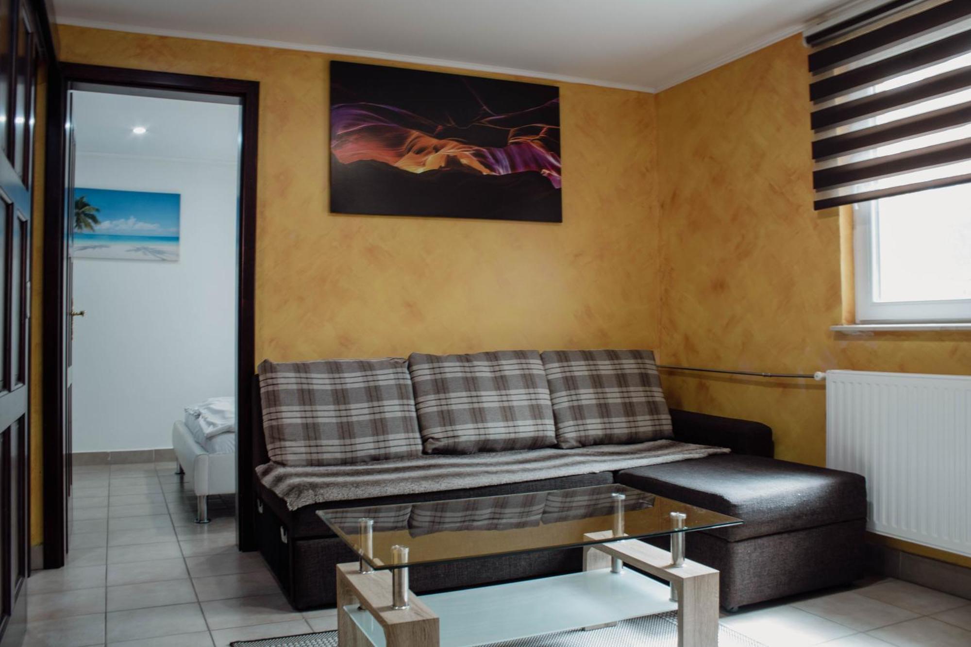 Crni Baron Pension Black Baron Maribor Ngoại thất bức ảnh