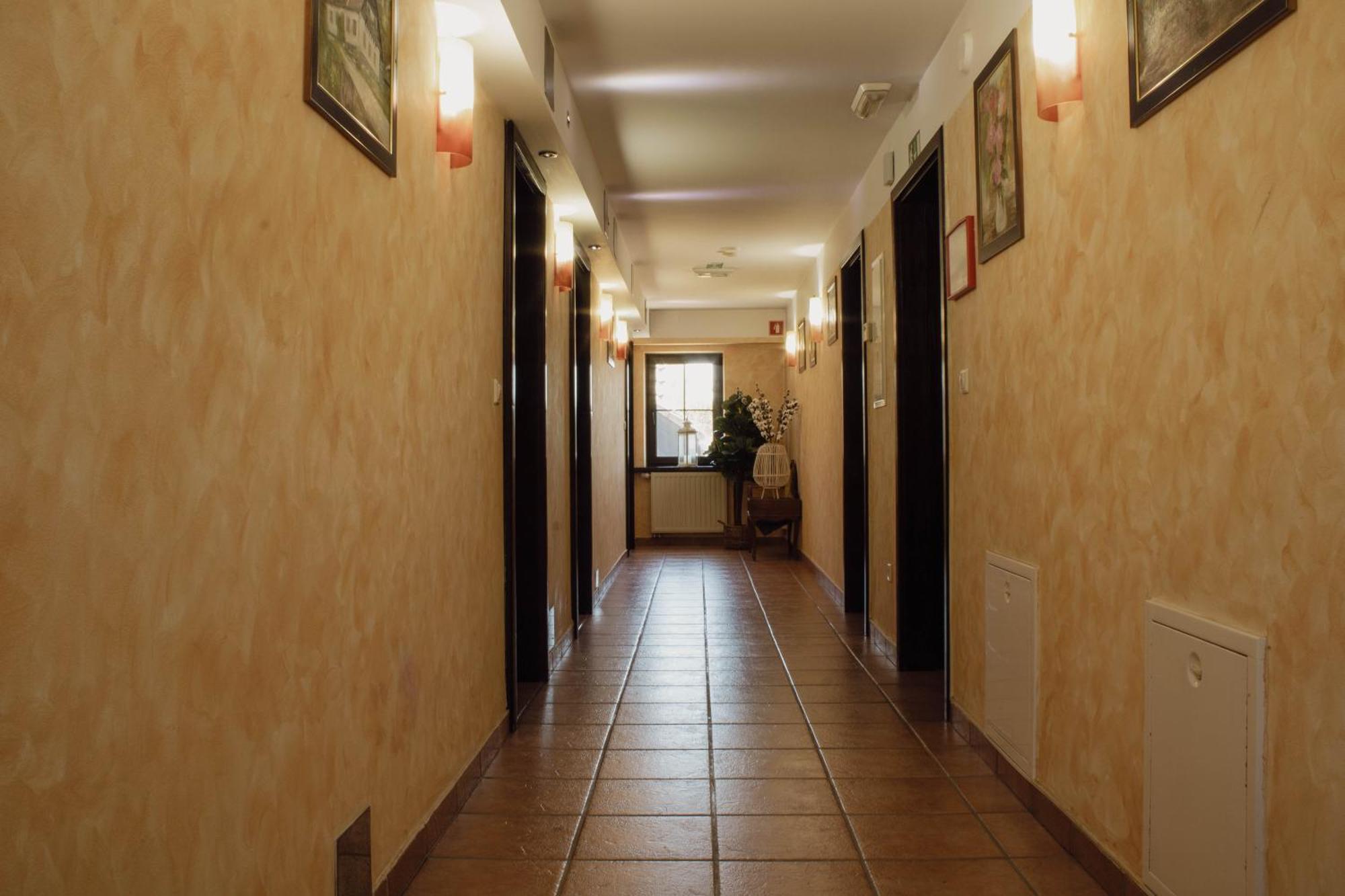 Crni Baron Pension Black Baron Maribor Ngoại thất bức ảnh