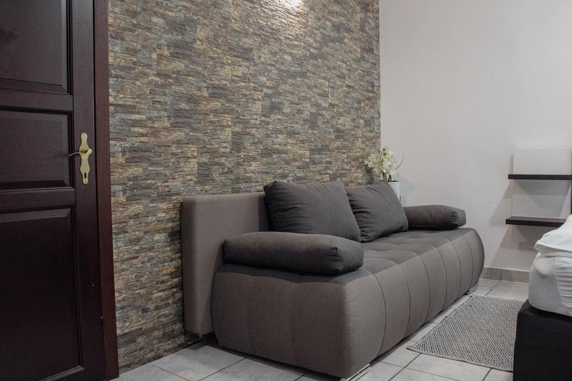 Crni Baron Pension Black Baron Maribor Ngoại thất bức ảnh