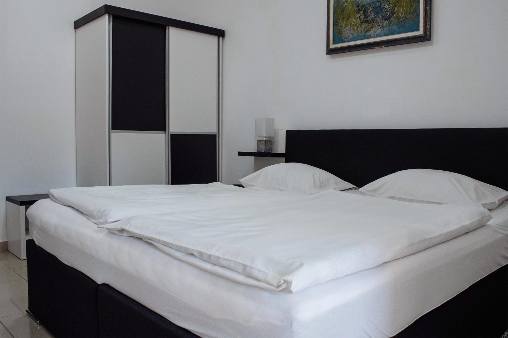 Crni Baron Pension Black Baron Maribor Ngoại thất bức ảnh