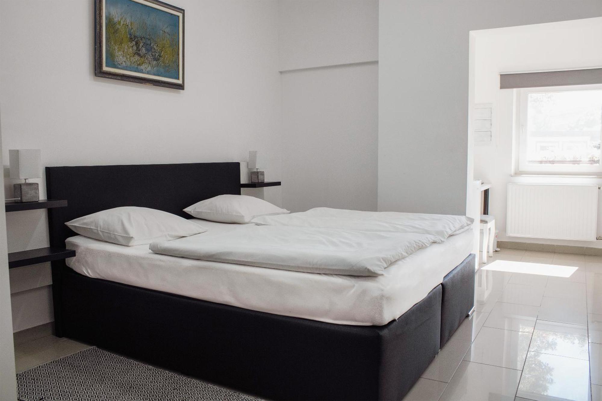 Crni Baron Pension Black Baron Maribor Ngoại thất bức ảnh