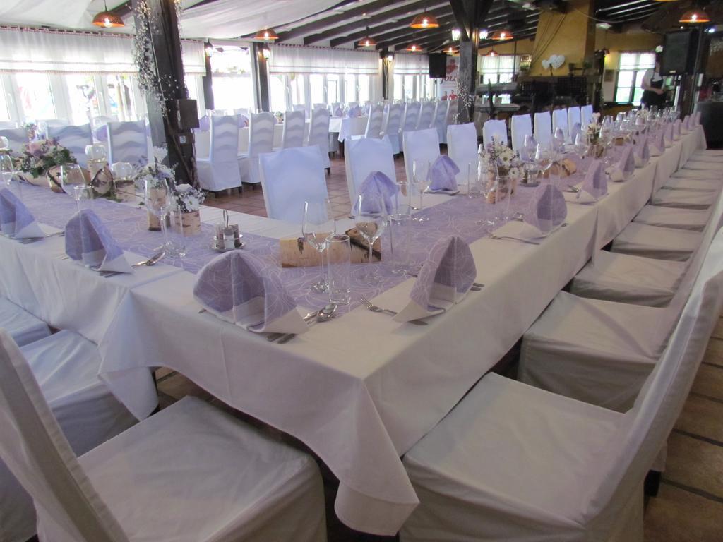Crni Baron Pension Black Baron Maribor Ngoại thất bức ảnh