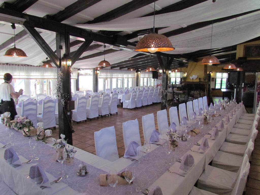 Crni Baron Pension Black Baron Maribor Ngoại thất bức ảnh