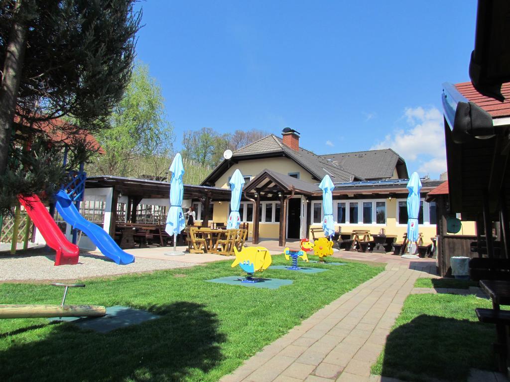 Crni Baron Pension Black Baron Maribor Ngoại thất bức ảnh